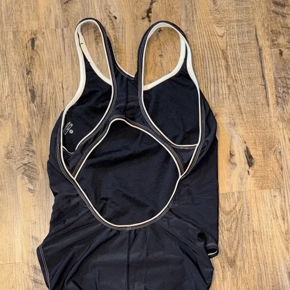 Nike Black Athletic One-Piece Swimsuit - Picture 4 of 4